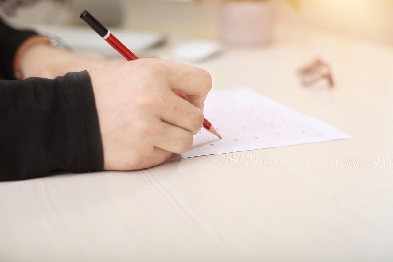 JLPT N2 수준 일본어, 왜 뉴스·업무·일상에서 자꾸 막힐까? 인물 사진 JLPT N2 수준 일본어, 왜 뉴스·업무·일상에서 자꾸 막힐까? — 인물 관련 이미지